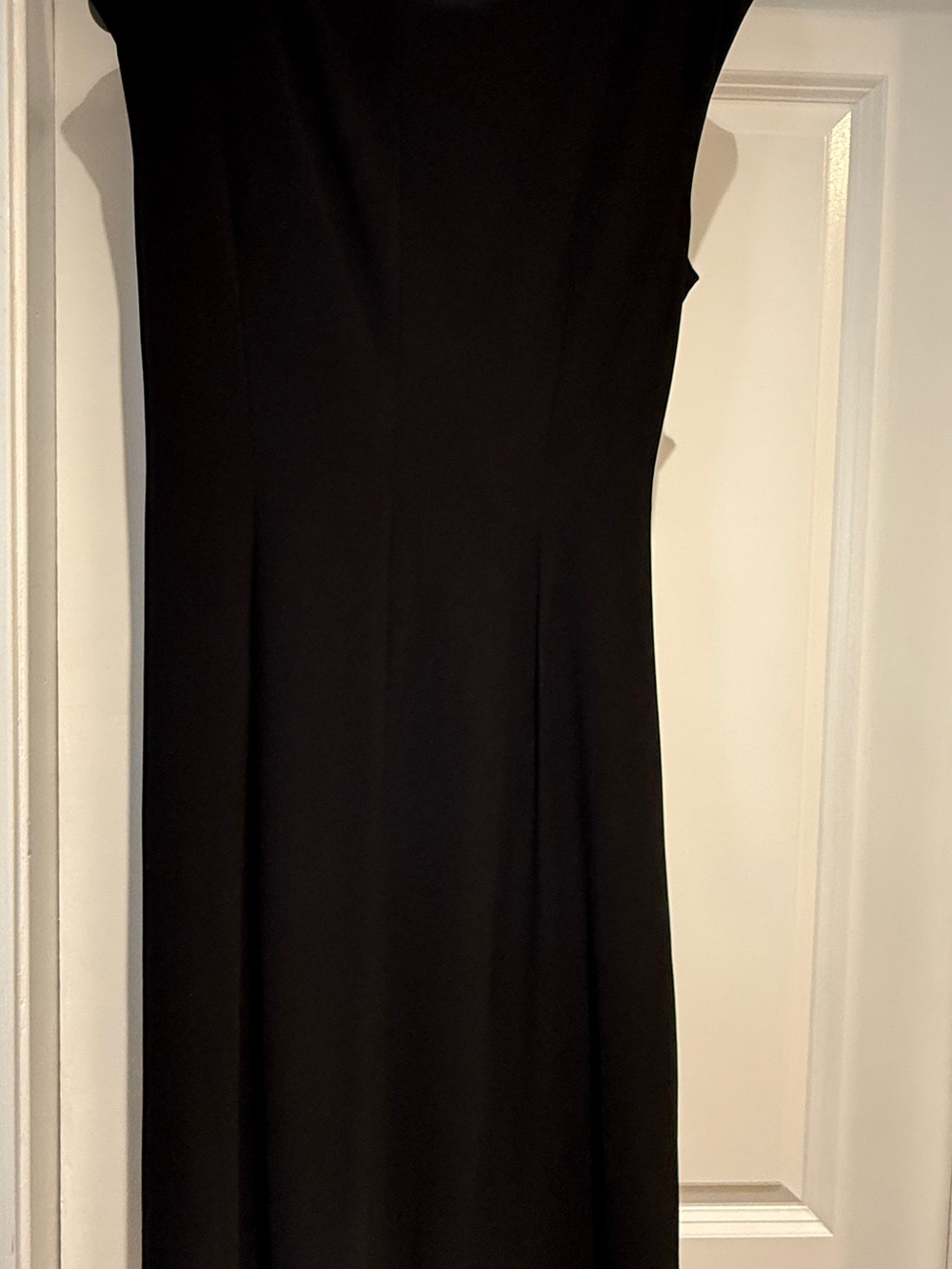 Little Black Dress Sleeveless Ruffle V-Neck Sheath Dress Lightweight | EUC - Picture 6 of 8